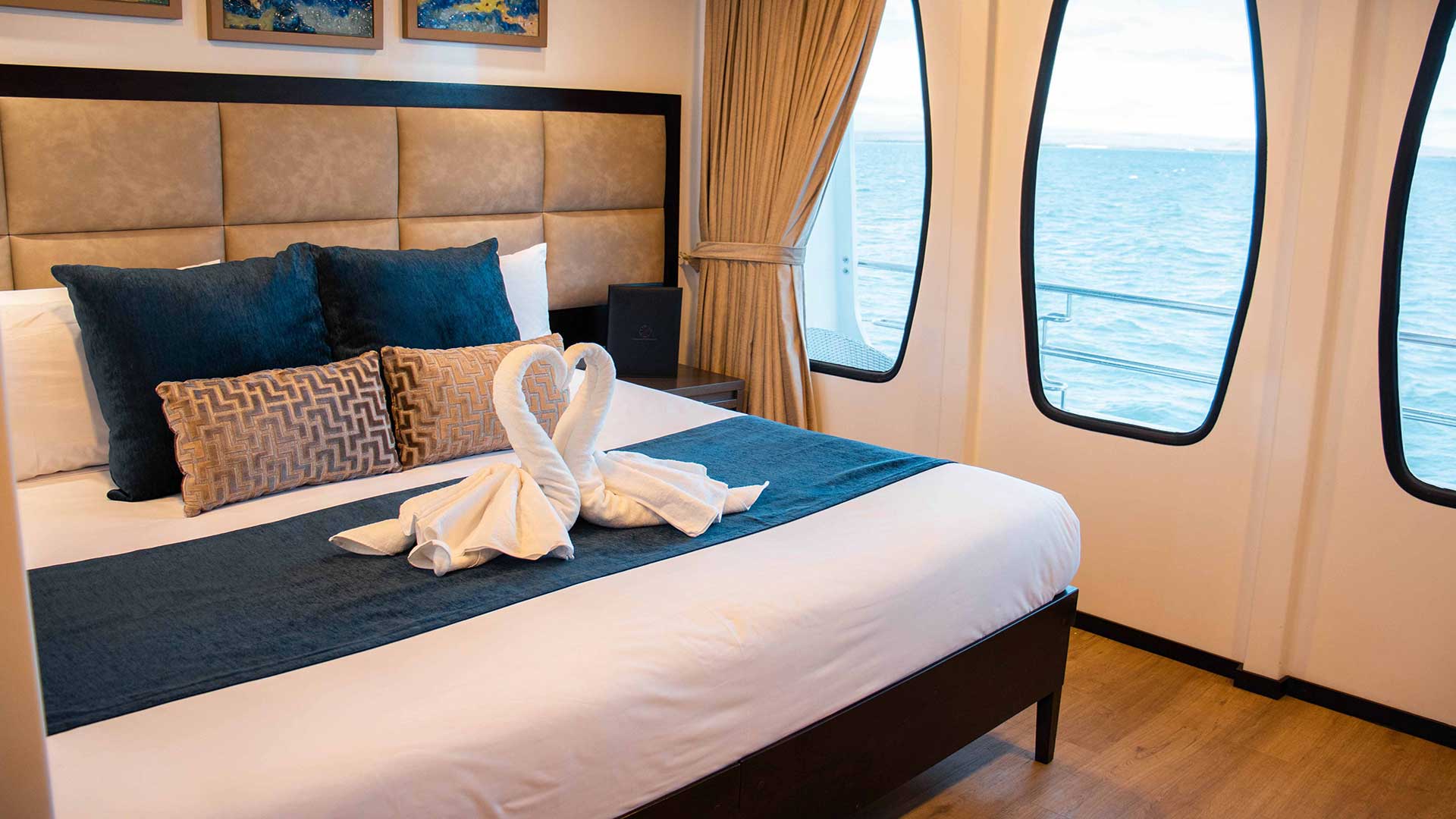 Cabins Slide Alya Catamaran - Galaxy Expeditions