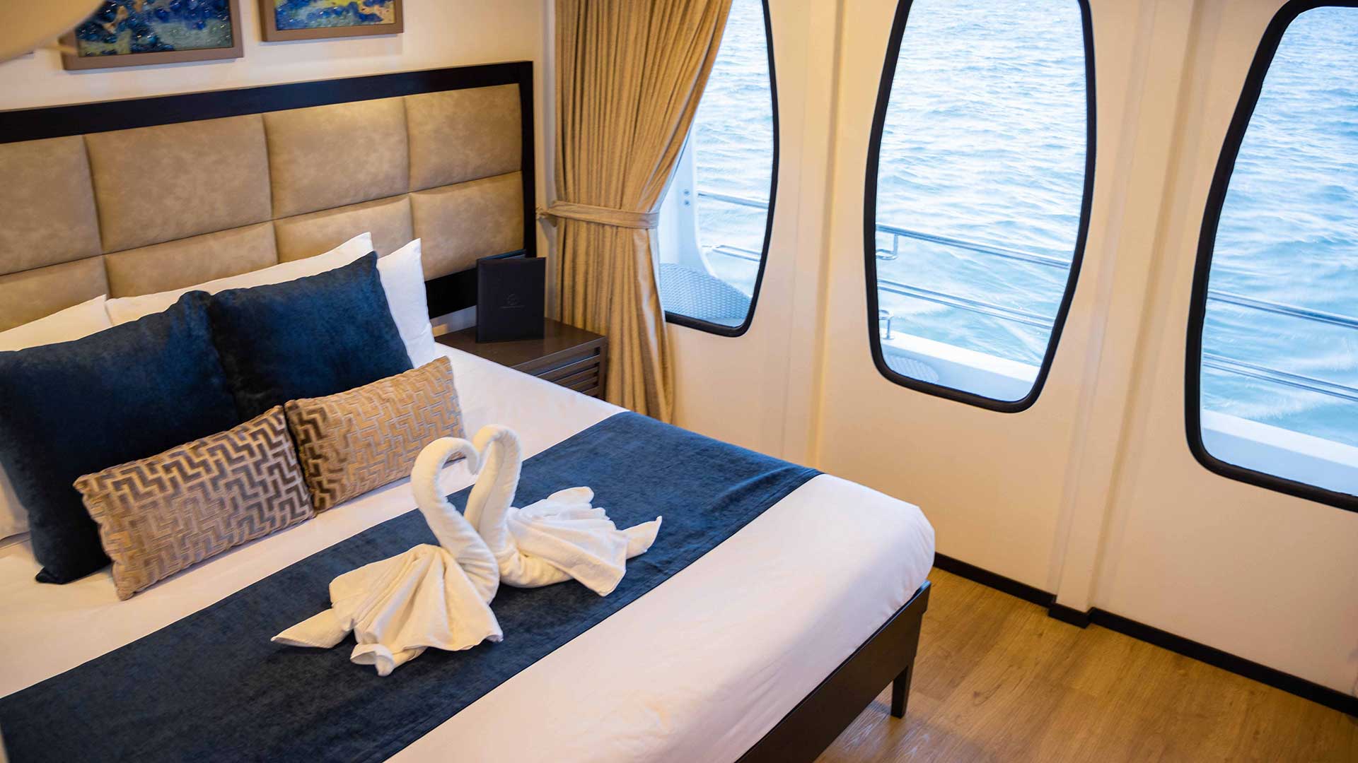Cabins Slide Alya Catamaran - Galaxy Expeditions